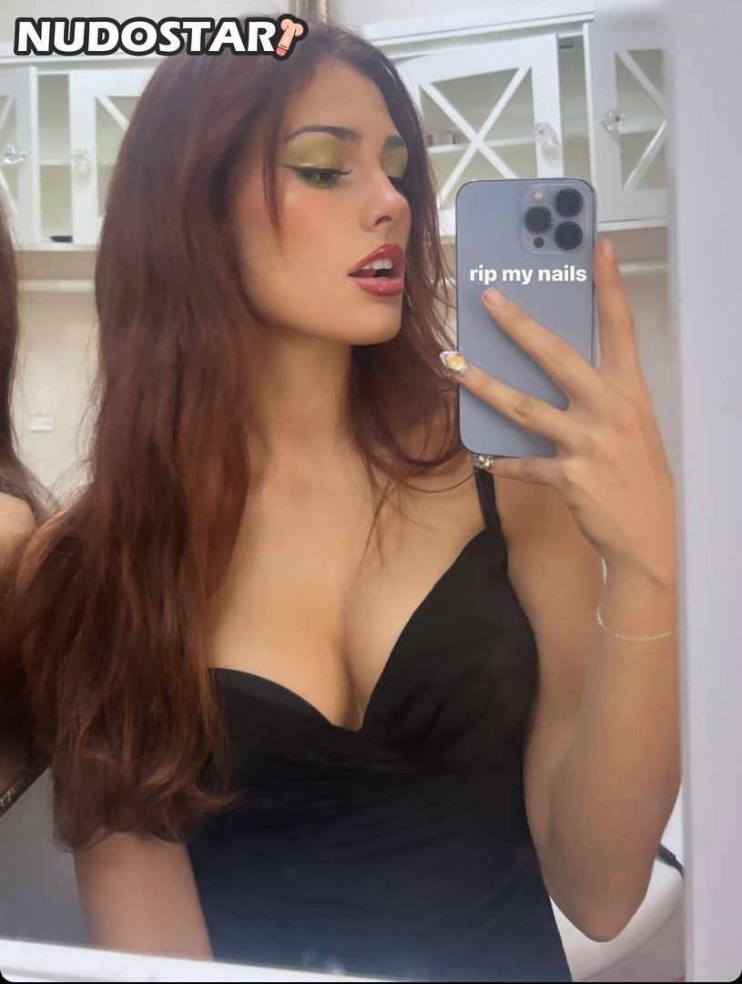 Isabella Ferregur Instagram Leaks (17 Photos)