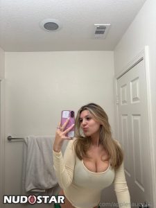Applesaucy101 OnlyFans Leaks (14 Photos)