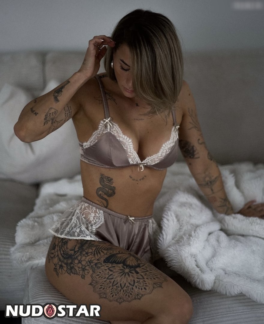 Lenaajoy Instagram Leaks (17 Photos)