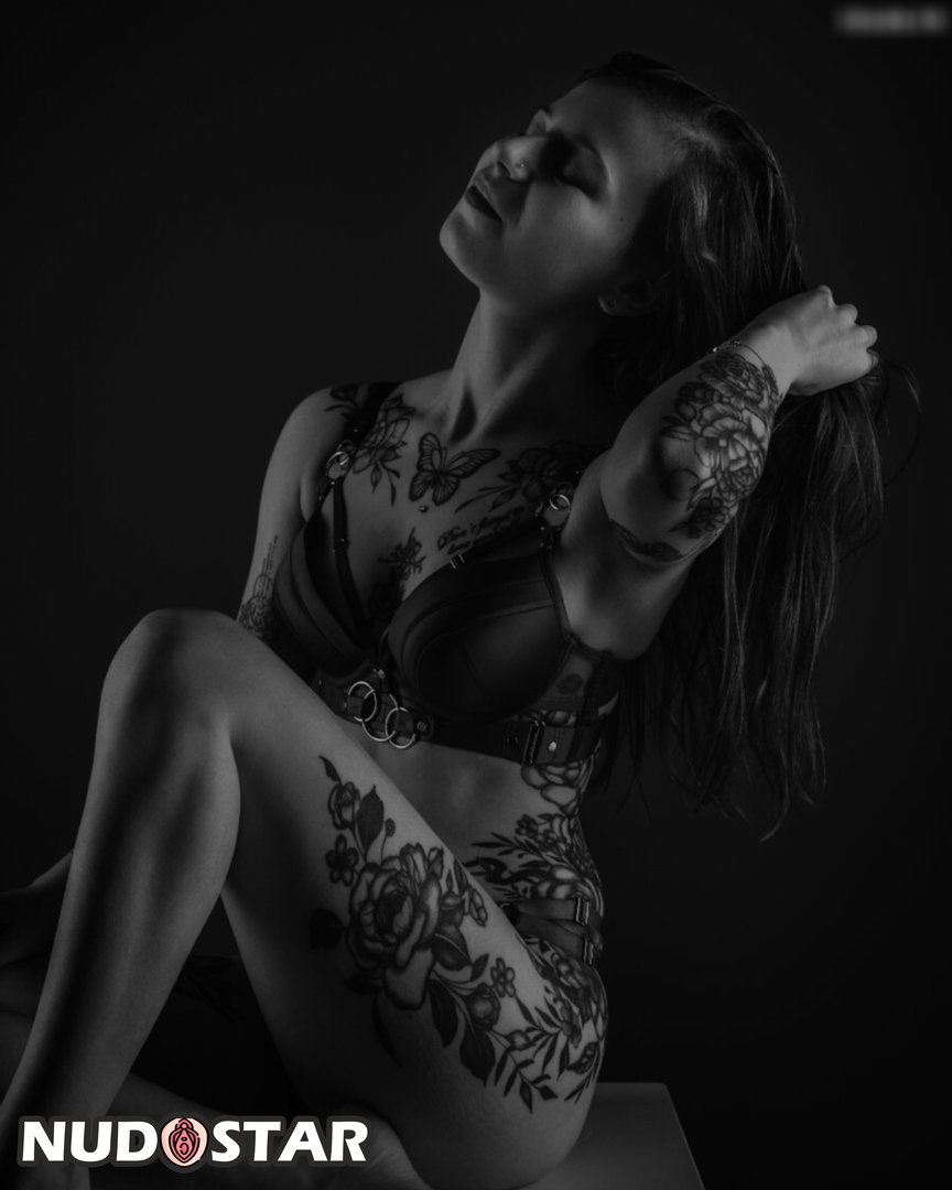 Lea Mxdxl Leaks (15 Photos)