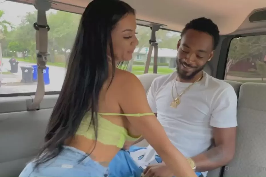 Fan Bus BBC Fucks A Baddie Video Leaked