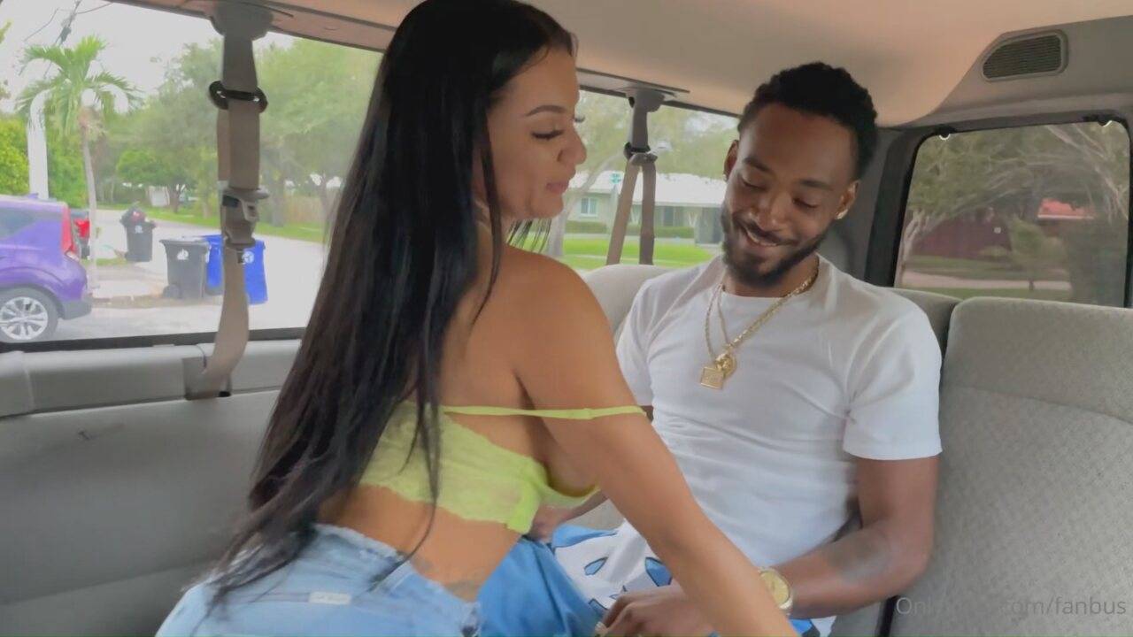 Fan Bus BBC Fucks A Baddie Video Leaked