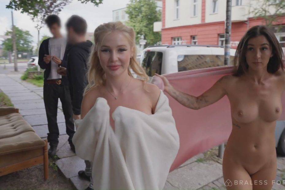FlashingEmma Nothing But Blankets Video Leaked