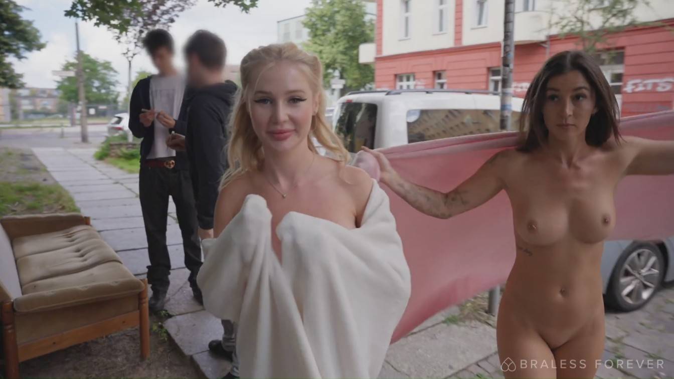 FlashingEmma Nothing But Blankets Video Leaked